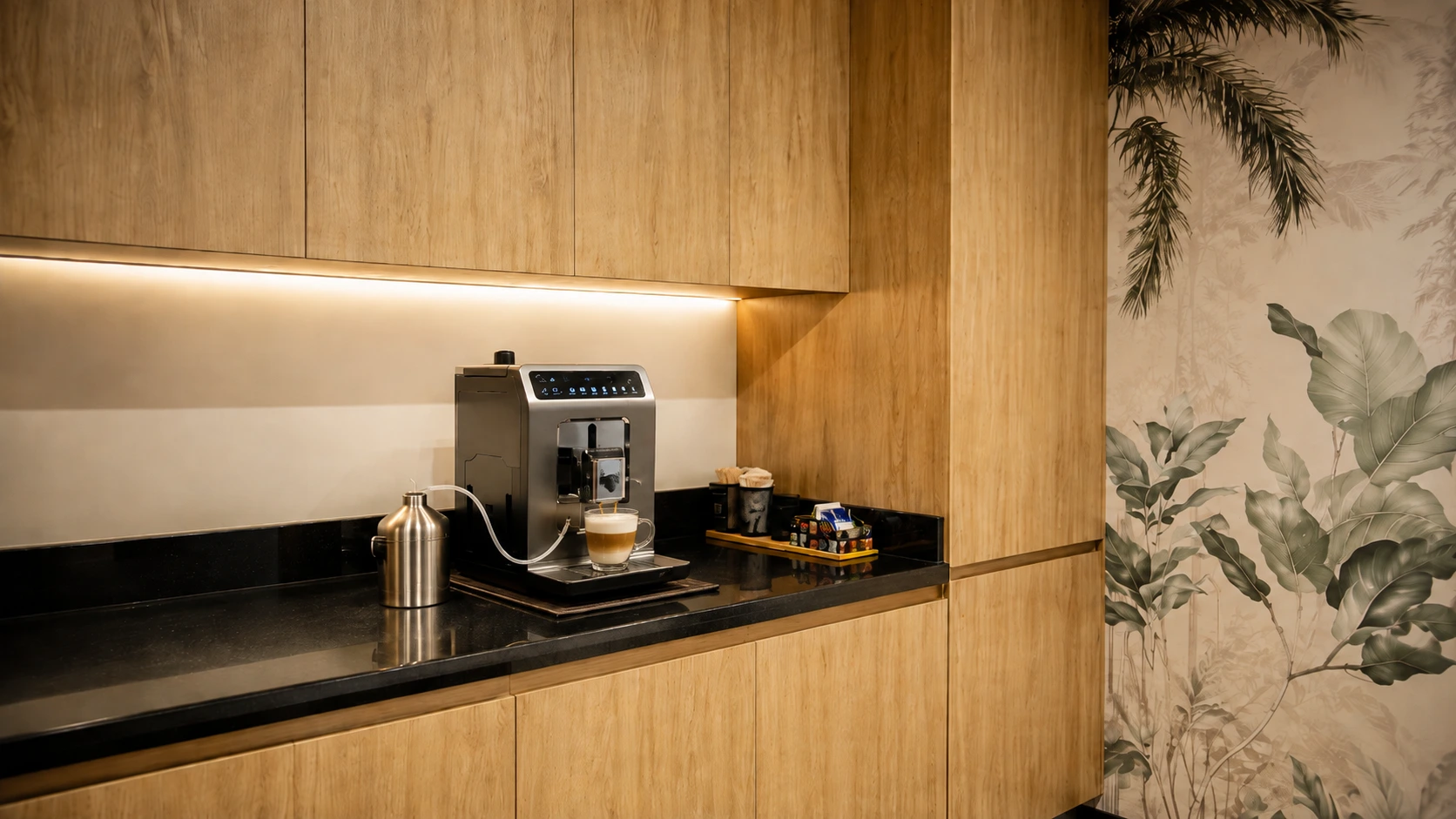 máquina de café operada por cafinca en oficina moderna