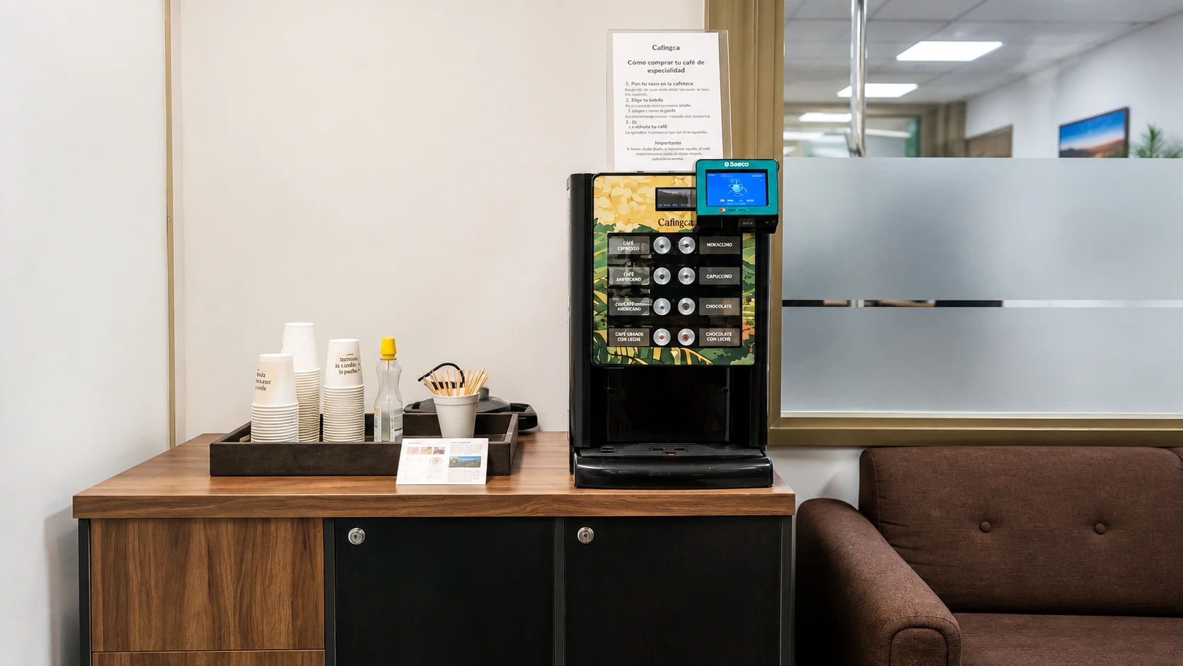 Máquina de café de Cafinca sala de estudios universitaria (con POS incorporado).